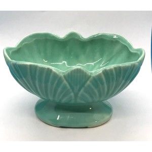 Vintage Art Deco Scalloped Design Light Green Ceramic Planter / Bowl 6.3 X 3.5”